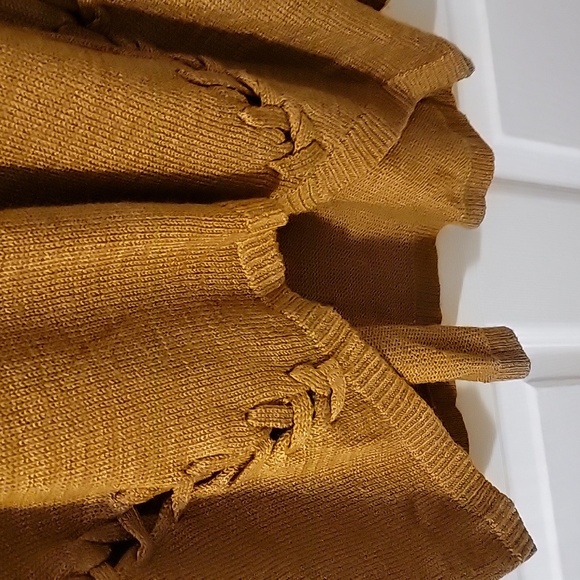Sweet Mustard Yellow Sweater Size 3X - Picture 3 of 4